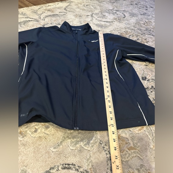 Nike Men’s Dri Fit Lightweight Black Collared White Stripe Jacket Size XL - Picture 2 of 9